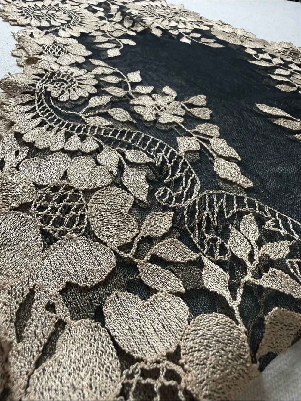 Vintage-Inspired Cream Floral Lace Table Runner - Home Dining